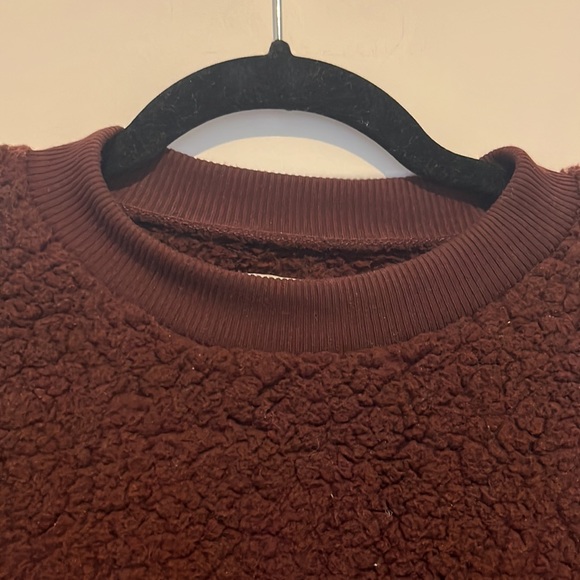 American Eagle Sherpa Plush Eggplant CrewNeck Sweater Size S - Picture 3 of 6